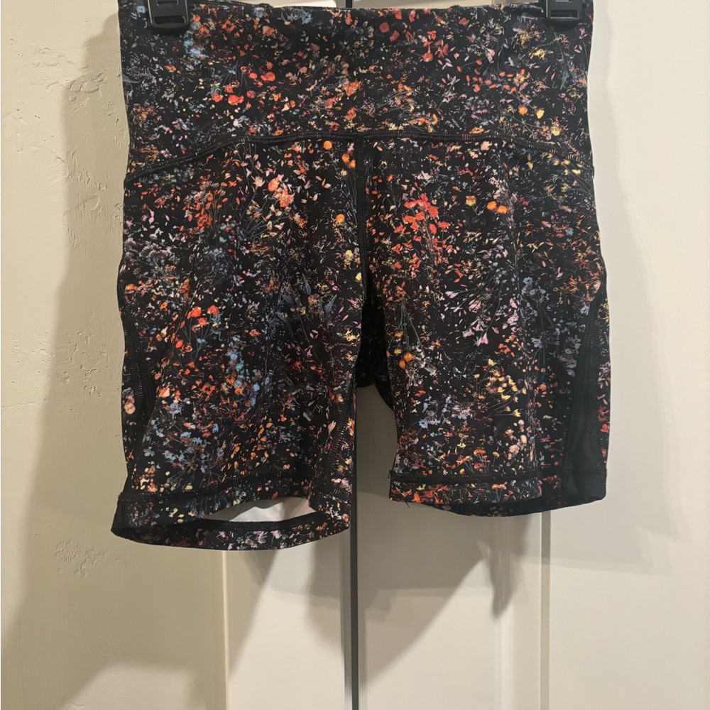 lululemon Black Multi Speckle Workout Shorts size 6